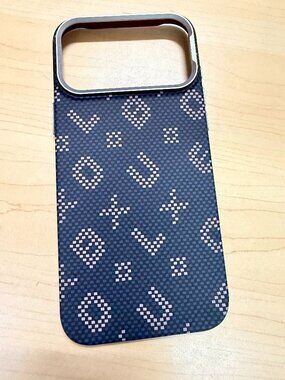 Dark Geo Pixel Metal Lens Case